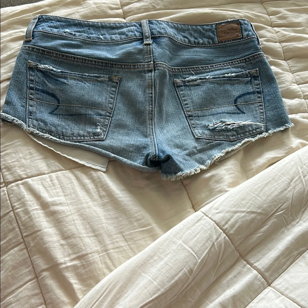 American Eagle Outfitters Blue Jean Shorts Distressed Cut-Off Style - Picture 3 of 3